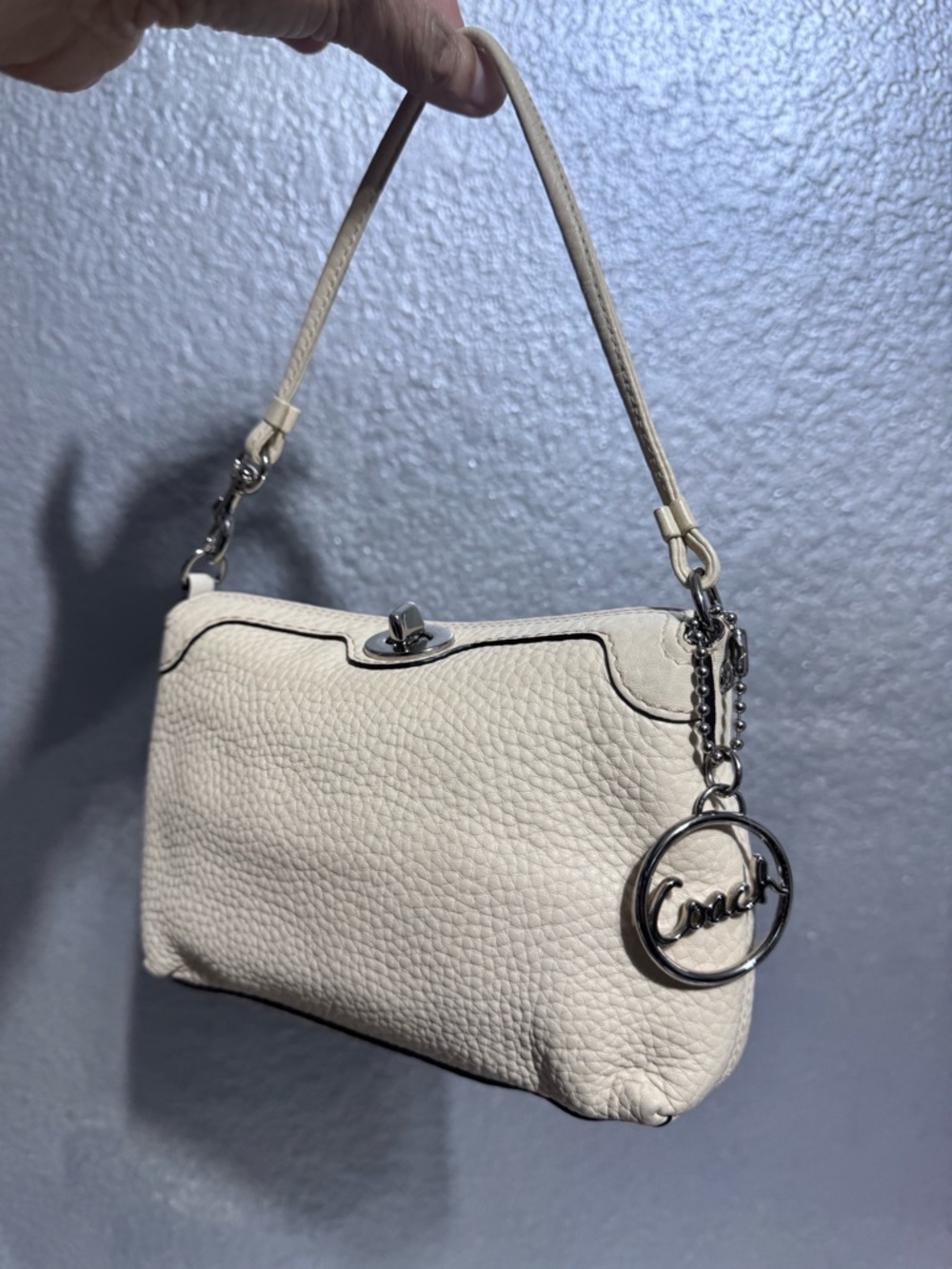 Women's Cream Leather Shoulder Bag - Designer Style - Picture 14 of 17